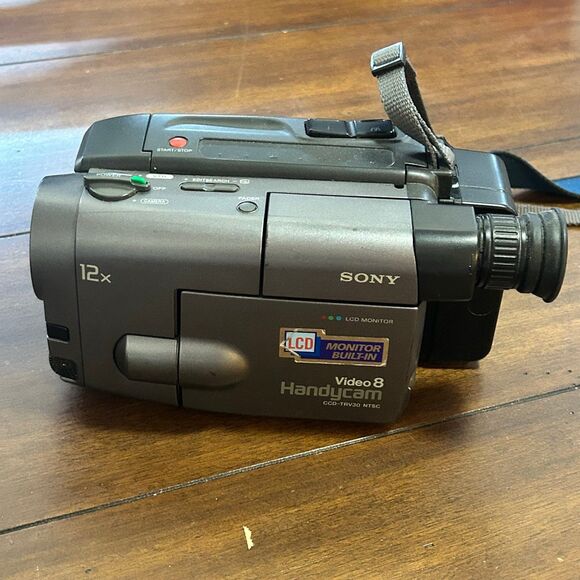 Sony Handycam *for parts and repair*